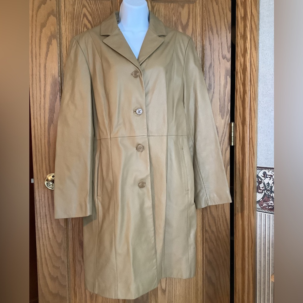 Genuine Leather Colebrook tan coat. Sz L